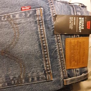 ❤❤LEVI❤❤Wedgie straight Jean